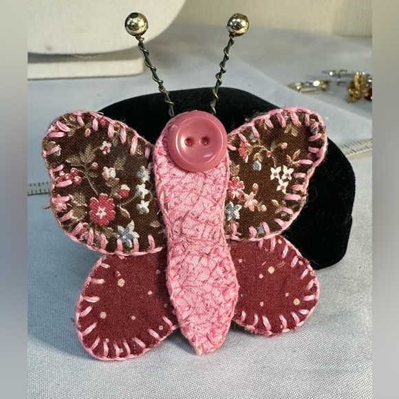 Rustic homemade butterfly pin - Picture 4 of 4
